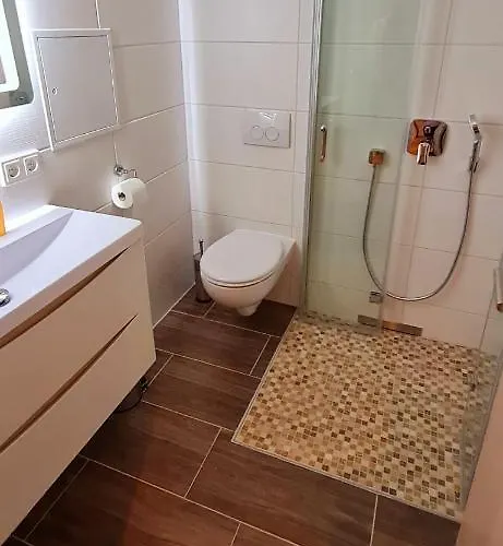 Moderne Wohlfuehlferienwohnung In Lejlighed Hildburghausen